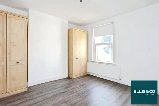 Ravenhurst Avenue, Hendon, NW4, photo 3