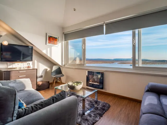 Glandovey Terrace, Otago, LL35, photo 1