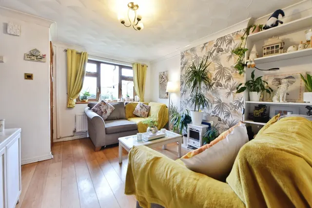 Thoralby Close, Manchester, M12, photo 2