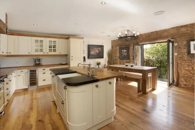 Bulleigh Barton Court, Ipplepen, TQ12, photo 3