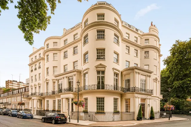 Gloucester Square, W2, photo 2