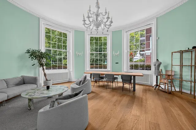 3 bedroom flat, Gloucester Square, W2