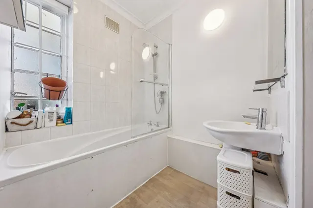 Selwyn House, Manor Fields, SW15, photo 3