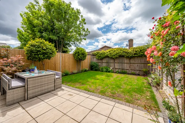 Photo 3 — Flat 2, 18 Merton Hall Road, London