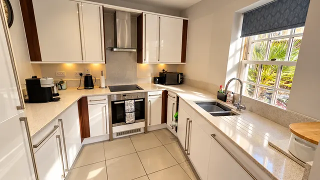 Chapel Drive, Dartford, DA2, photo 3