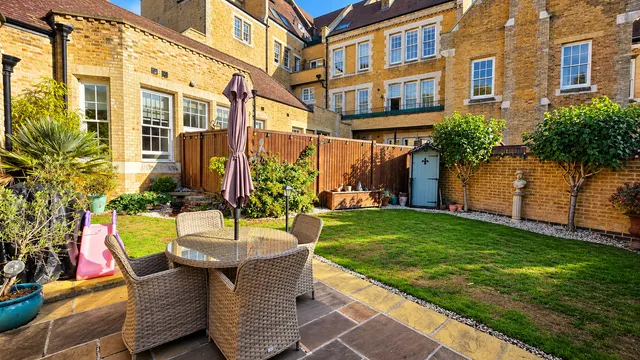 Chapel Drive, Dartford, DA2, photo 2