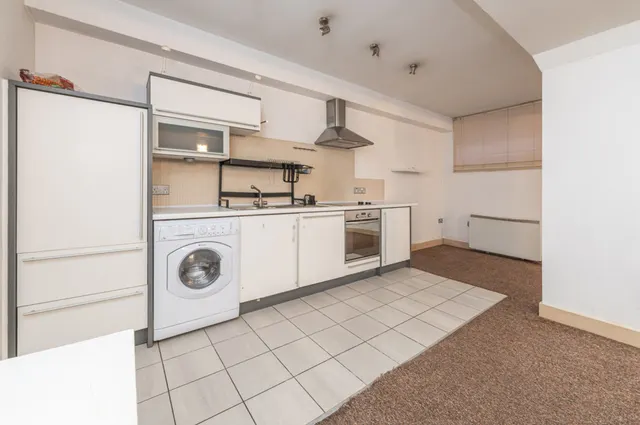 Photo 3 — Cumin Court, Honley