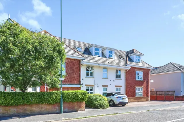 Capstone Road, Bournemouth, BH8, photo 1