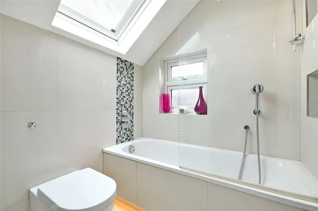 Cricklewood Lane, Cricklewood, NW2, photo 2