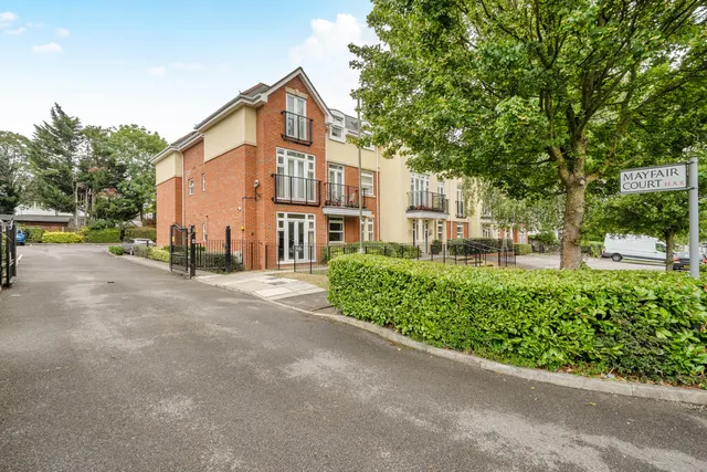 Stonegrove, Edgware, HA8, photo 1