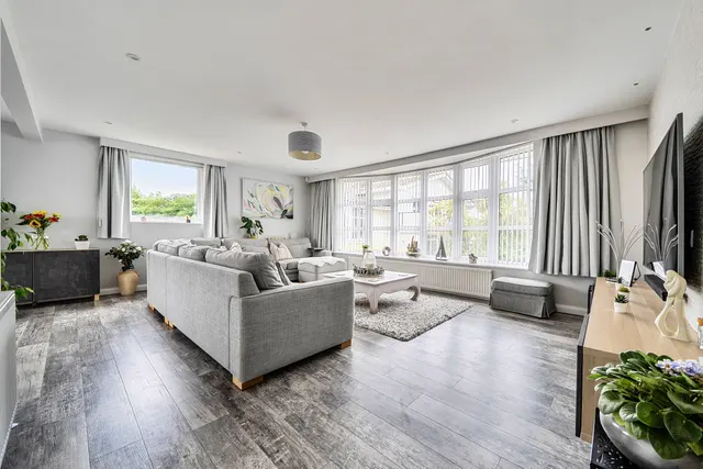 Photo 3 — Inglewood Close, Bognor Regis, PO21