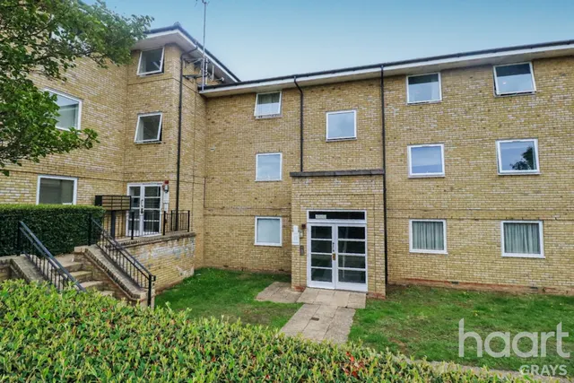 Hogg Lane, Grays, RM17, photo 2