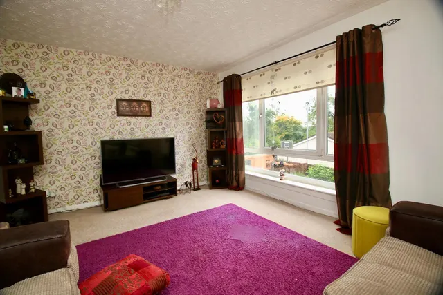 Photo 3 — Marmion Place, Cumbernauld, G67 4AP