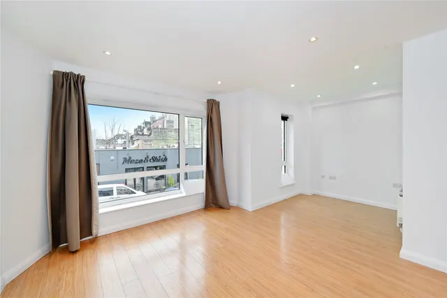 Lincoln Road, East Finchley, N2, photo 3