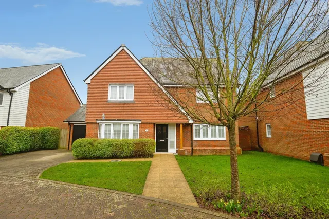 Avion Gardens, Kings Hill, West Malling, photo 1