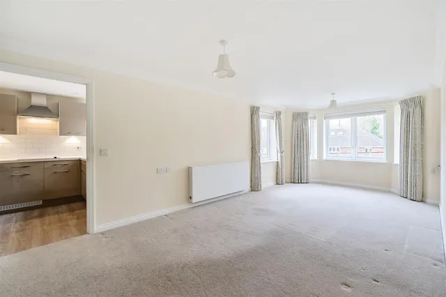 North Close, Lymington, SO41, photo 3