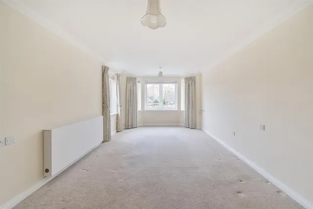 North Close, Lymington, SO41, photo 2
