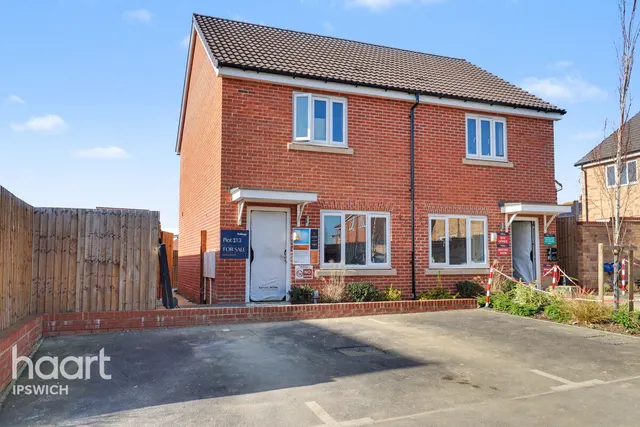 Pinewood Grange, Ipswich, IP14, photo 1