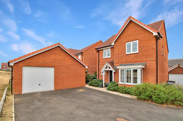 Cornflower Close, Stowupland, IP14, photo 1