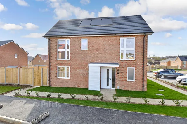 Acorn Avenue, Newport, PO30, photo 1