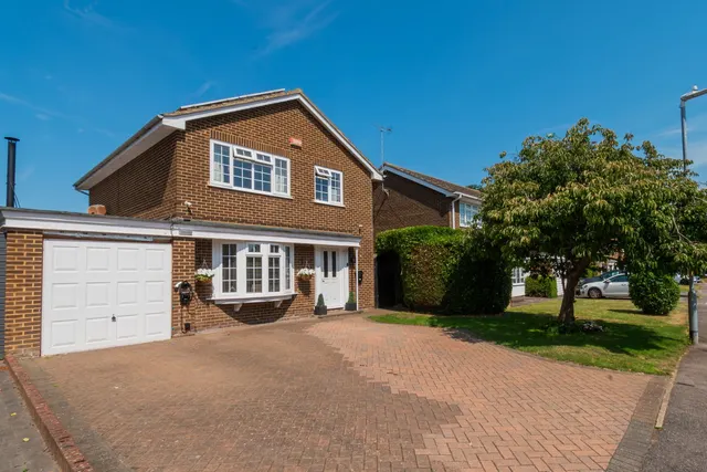 Laking Avenue, Broadstairs, CT10, photo 2