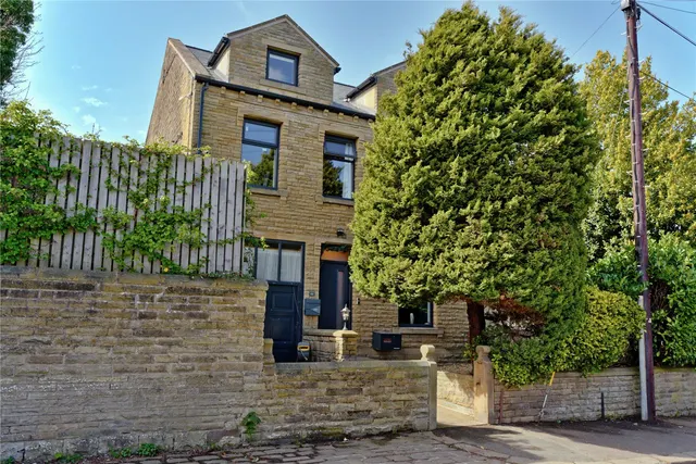 Moor End Road, Huddersfield, HD4, photo 1