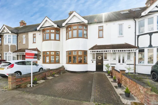 Dunmow Drive, Rainham, RM13, photo 1