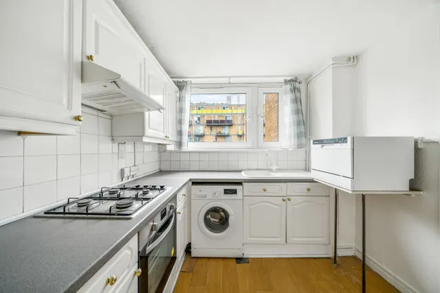 Photo 3 — North End Road, West Kensington