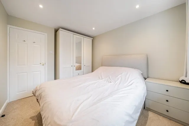 John Archer Way, Battersea, SW18, photo 3
