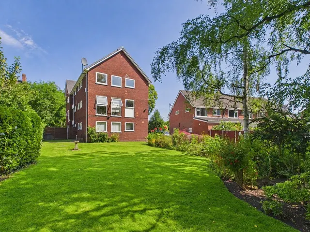 Tettenhall, Wolverhampton WV6 9AP, photo 1