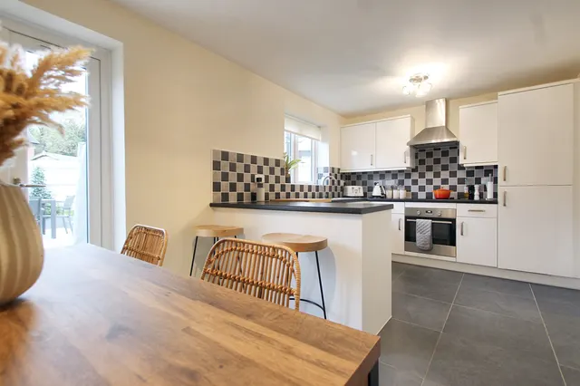 Emerald Place, Bishops Cleeve, GL52, photo 2