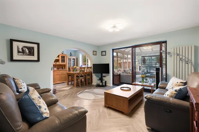 Sherwood Drive, Clacton-On-Sea, photo 1