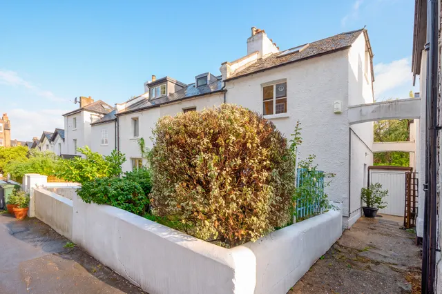 3 West Cottages, West End Lane, London, photo 1