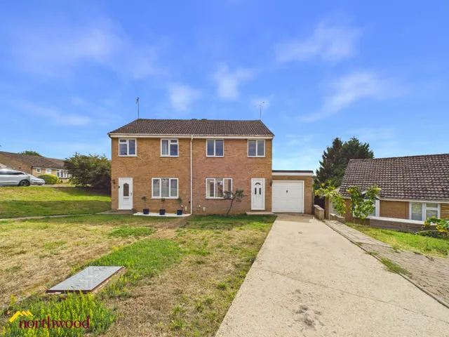 Blenheim Rise, Kings Sutton, OX17, photo 1