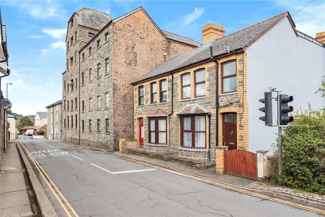 Brecon Road, Builth Wells, Powys, LD2 3ED, photo 1