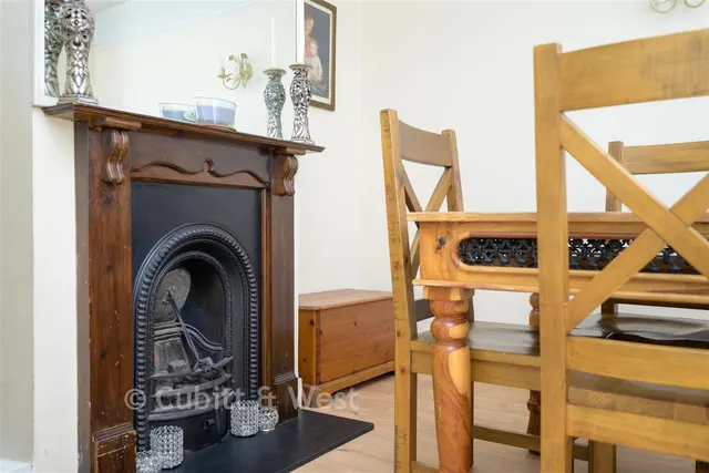 Beechwood Gardens, Caterham, CR3, photo 3