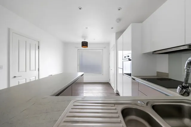 Photo 3 — Flat 42, Bayliss Heights, 8 Peartree Way, London, SE10 0GX