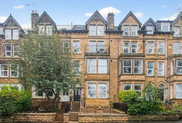 Valley Drive, Harrogate, photo 1