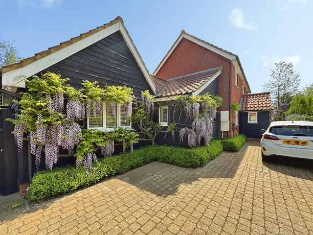 Church Close, Kenton, Stowmarket, photo 1