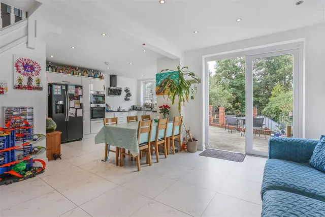 Cheam Road, Ewell Village, KT17, photo 1