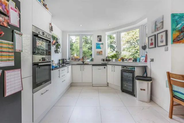 Cheam Road, Ewell Village, KT17, photo 2