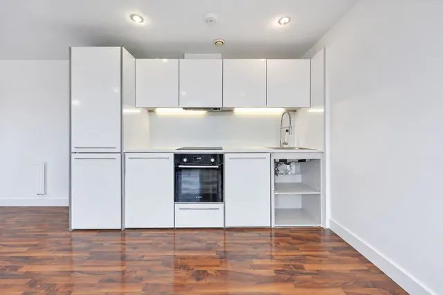 Hillside, London, NW10, photo 3