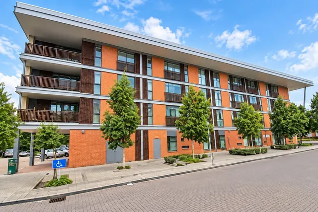 Whippendell Road, Watford, WD18, photo 1