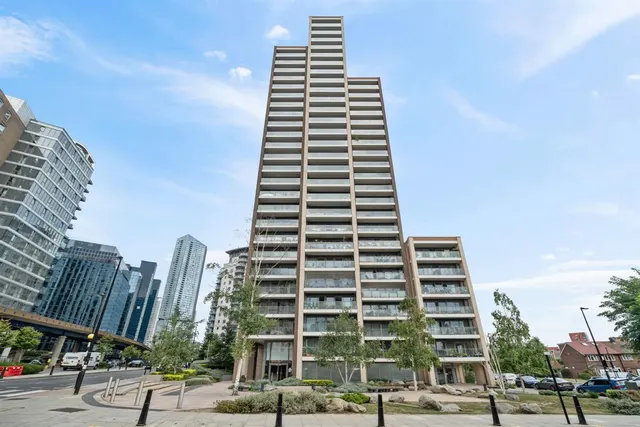 Photo 2 — Flat , Heritage Tower, East Ferry Road, London