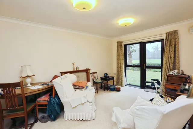 Old Common Gardens, Locks Heath, SO31, photo 3