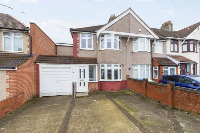 Yorkland Avenue, Welling, photo 1