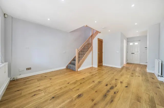Photo 2 — Hainault Street, 35 Hainault Street London Greater London London, London, Greater London, SE92EF