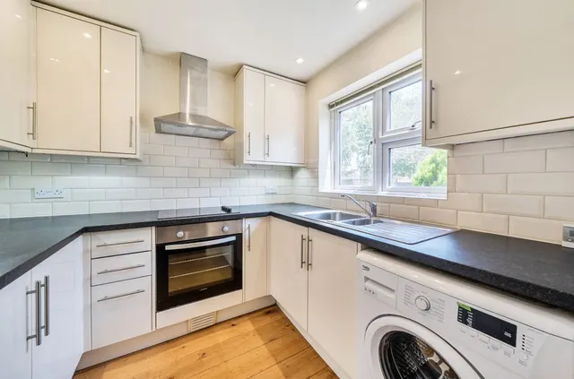 Photo 3 — Hainault Street, 35 Hainault Street London Greater London London, London, Greater London, SE92EF