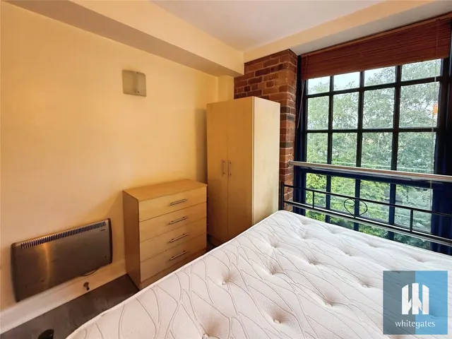 Firth Street, Huddersfield, HD1, photo 2