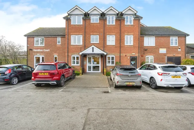 Hamilton Court, Lammas Walk, Leighton Buzzard, Bedfordshire, LU7, photo 1